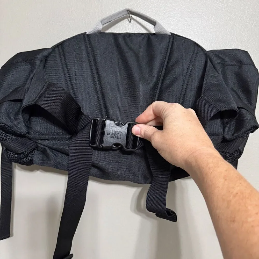The North Face black unisex hiking pack belt